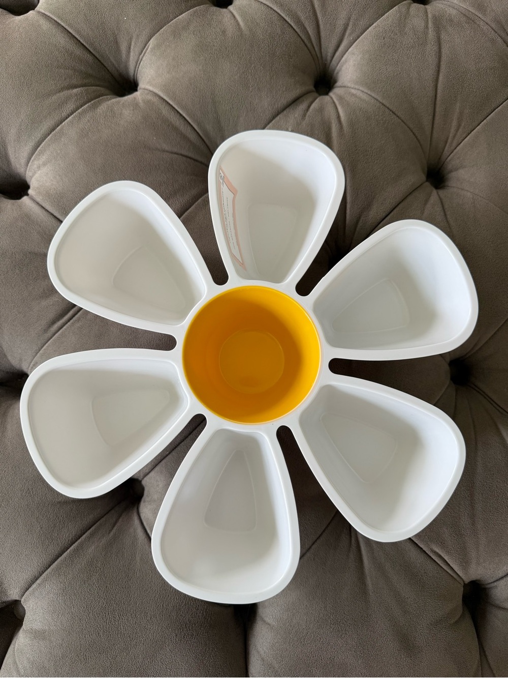 NEW Cupcakes & Cashmere Daisy Flower Snack Server Dish Melamine Container
